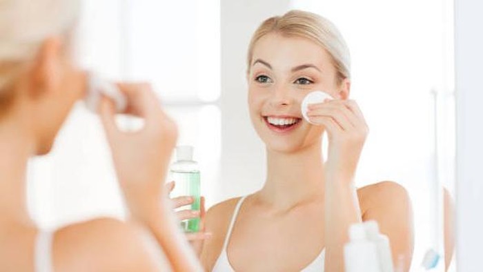 BeauPicks: Rekomendasi 3 Exfoliating Toner Lokal yang Ampuh Atasi Bruntusan di Wajah BeauPicks: Rekomendasi 3 Exfoliating Toner Lokal yang Ampuh Atasi Bruntusan di Wajah