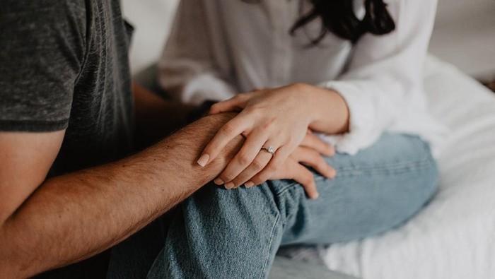 Bicarakan Ini Terlebih Dulu Sebelum Resmi Tunangan dengan Pacar