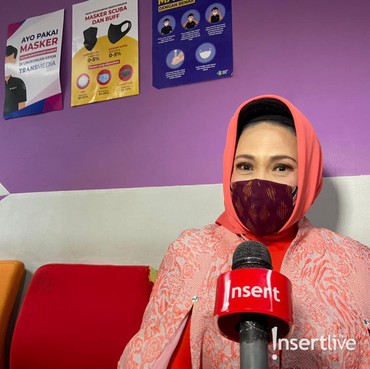 Kebahagiaan Hetty Koes Endang Dikaruniai Cucu Pertama