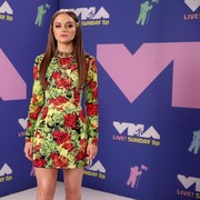 Intip Gaya Joey King Pemain Utama di Film Trilogi Netflix The Kissing Booth di Red Carpet