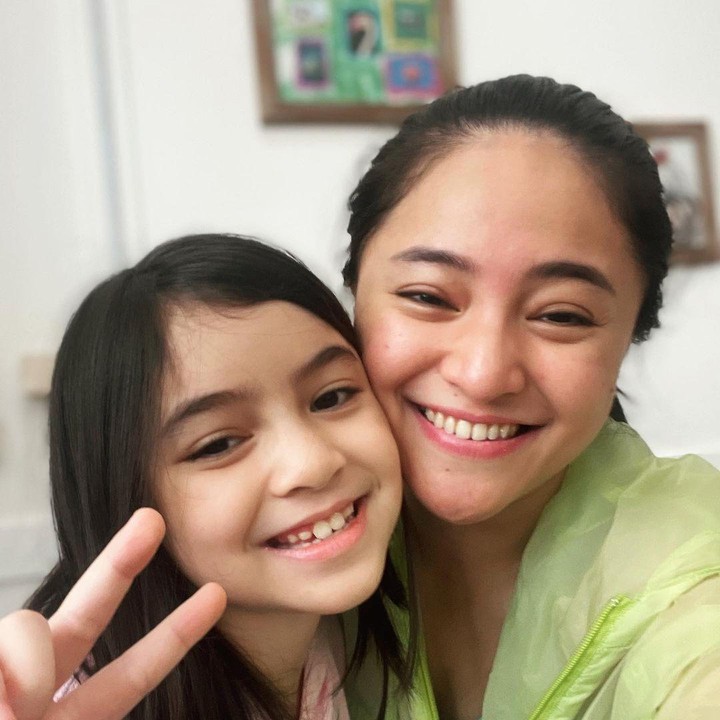 <p>Banyak yang bilang, Sienna mirip banget dengan sang Bunda nih. Wajah keduanya bak pinang dibelah dua. Setuju enggak, Bunda? (Foto: Instagram @marshanda99)</p>