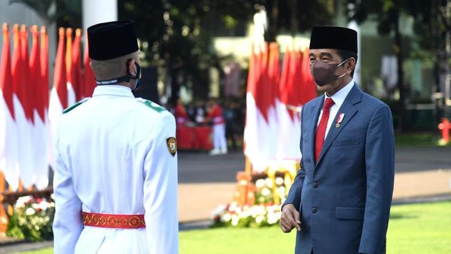 Sebanyak 68 orang siswa SMA menjadi Paskibraka pada Upacara Peringatan Detik-Detik Proklamasi Kemerdekaan Republik Indonesia di Istana Merdeka.