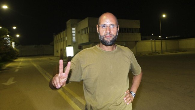 Saif al-Islam, anak mendiang pemimpin Libya Muammar Khadafi, menyatakan bakal kembali terjun ke politik.