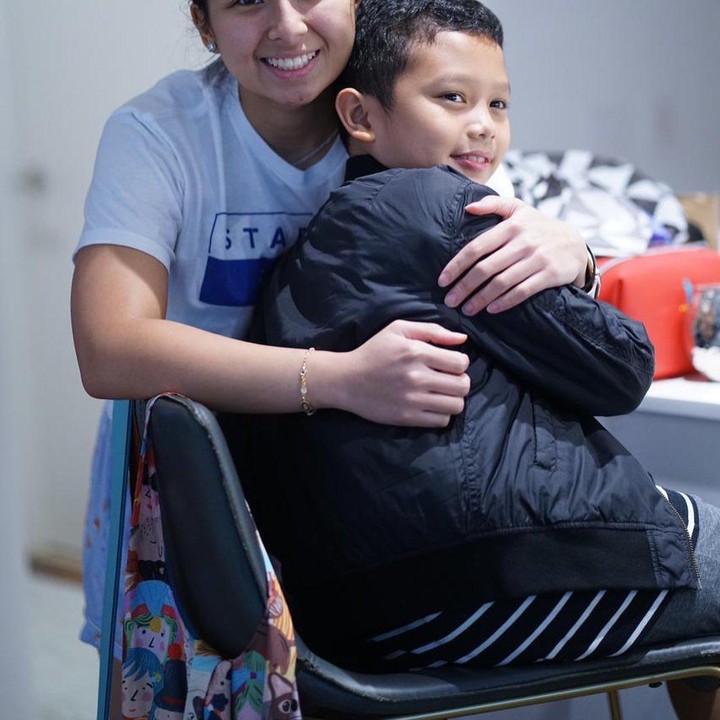 <p>Tak hanya dekat dengan Mama dan Papa, Sulaiman juga terlihat dekat dengan sang Kakak. (Foto: Instagram @nurasiauno)</p>