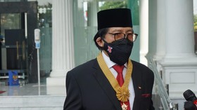 Ishadi SK, Wartawan Senior Penerima Bintang Jasa Utama