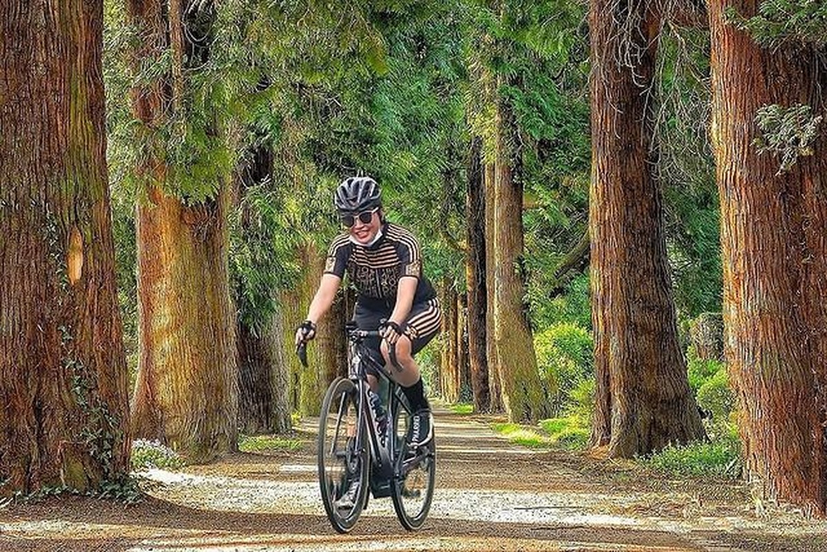 Artis Meksiko Lyn May memacari seorang berondong dan sedang hamil di umur 69 tahun&period; Yuk kita intip potret sang kekasih berondongnya&excl;