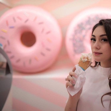 Pesan Bahagia Celine Evangelista untuk Jedar & Vincent Veerhag