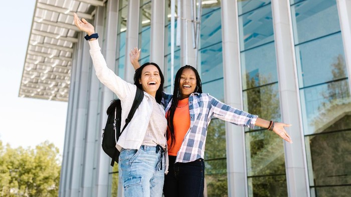 Persaingan Global Semakin Tinggi, Ini 'Kunci' Bersaing di Dunia Kerja yang Bisa Dilakukan Selama Kuliah Persaingan Global Semakin Tinggi, Ini 'Kunci' Bersaing di Dunia Kerja yang Bisa Dilakukan Selama Kuliah