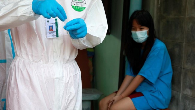 Thailand mengumumkan bakal mencabut aturan wajib masker di luar ruangan pada Jumat (17/6).
