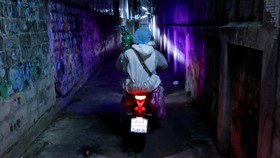 FOTO: Lika-liku Relawan Berjibaku Tangani Covid di Bangkok