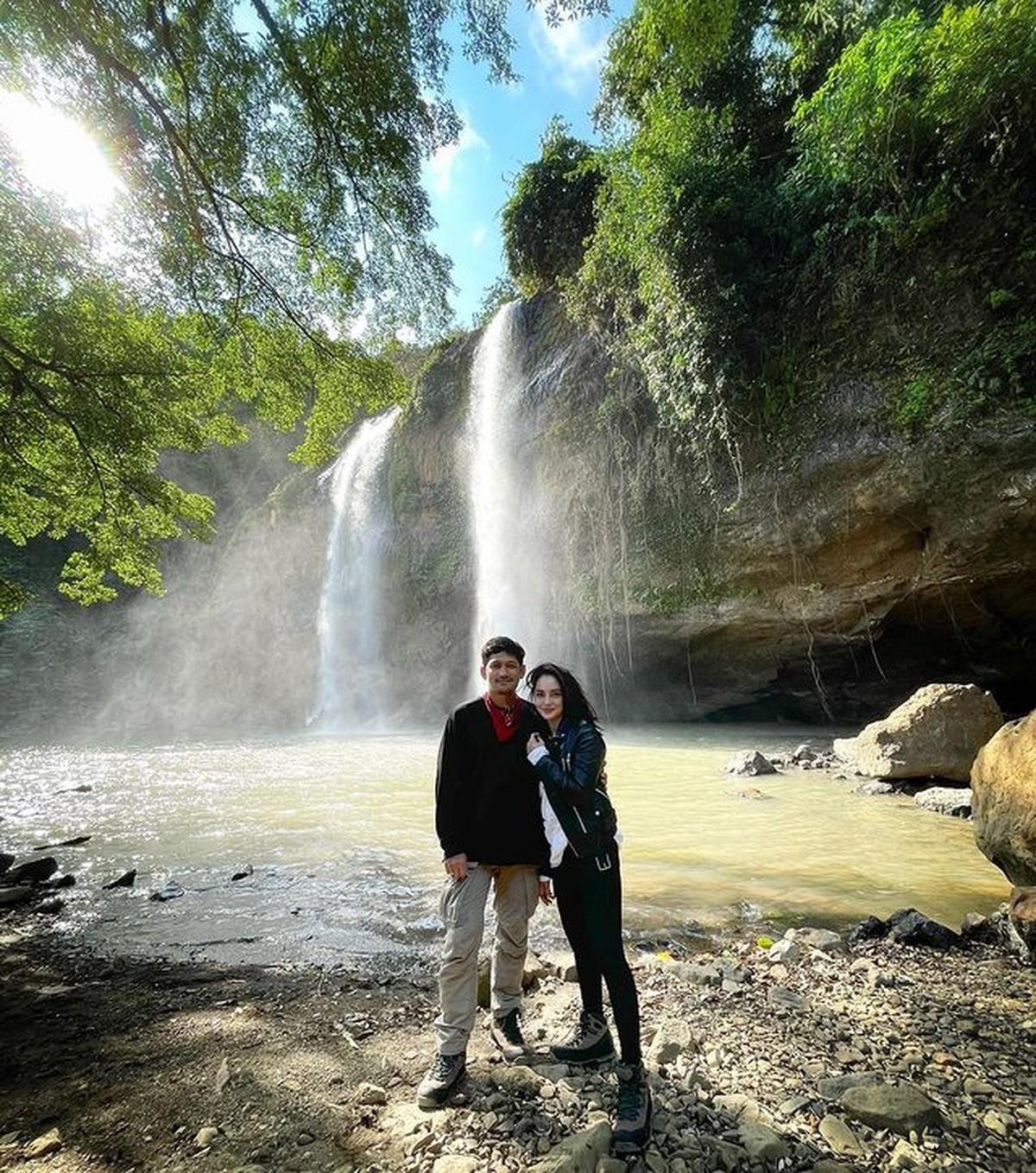 Ibnu Jamil mempunyai hobi main motor trail&comma; Ririn pun terlihat sering ikut motoran bareng&period; Yuk kita lihat keseruan mereka&excl;