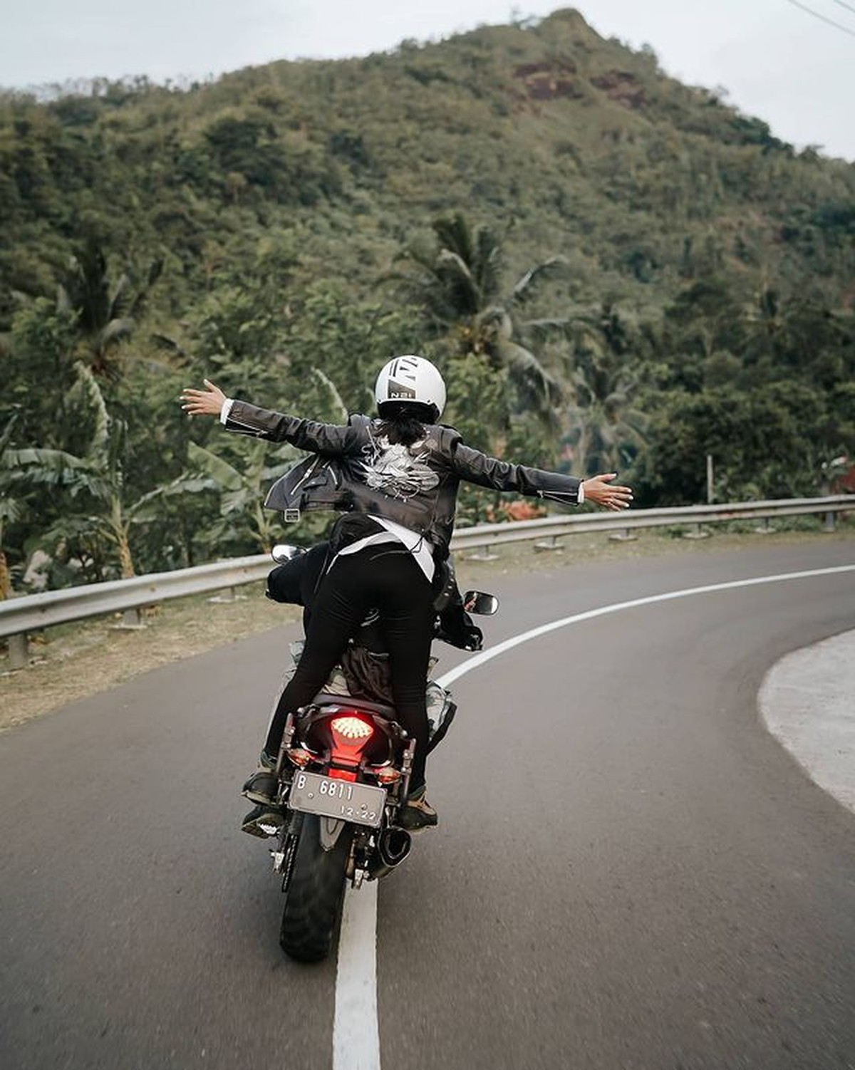 Ibnu Jamil mempunyai hobi main motor trail&comma; Ririn pun terlihat sering ikut motoran bareng&period; Yuk kita lihat keseruan mereka&excl;