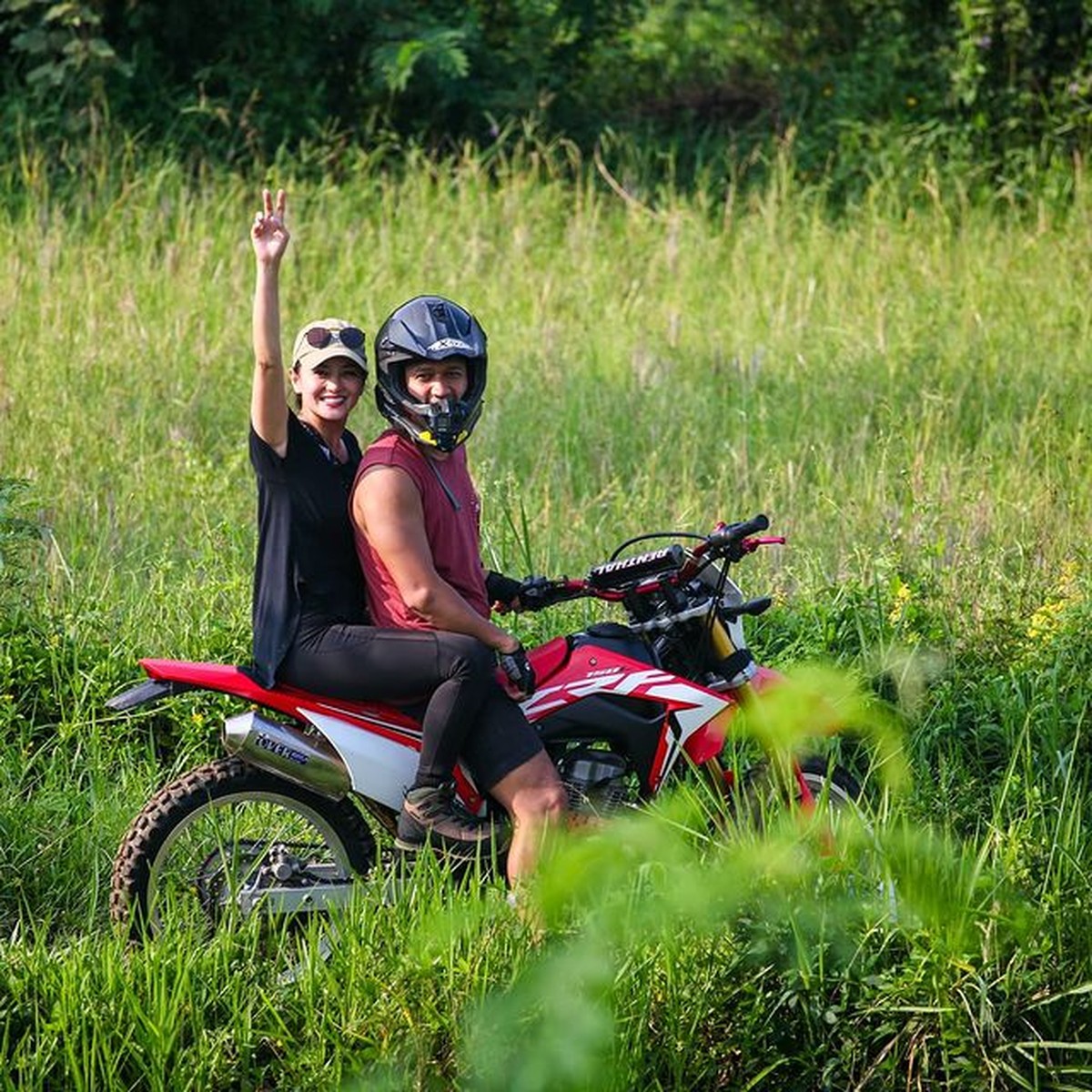 Ibnu Jamil mempunyai hobi main motor trail&comma; Ririn pun terlihat sering ikut motoran bareng&period; Yuk kita lihat keseruan mereka&excl;