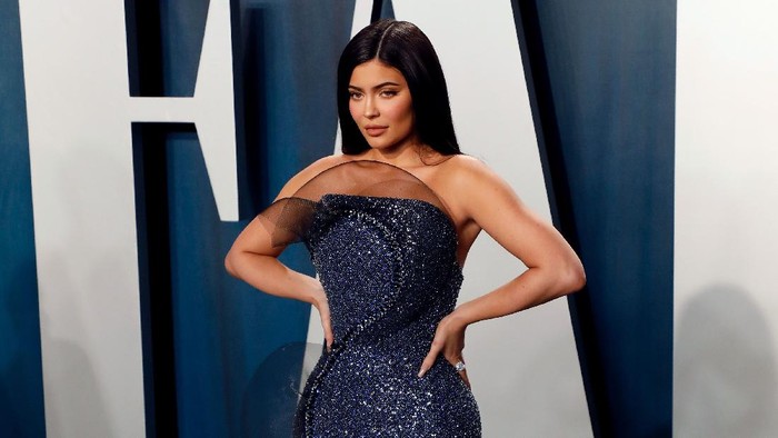 Baru Rayakan Ulang Tahun ke-24, Simak 5 Gaya Terbaik Kylie Jenner di Red Carpet