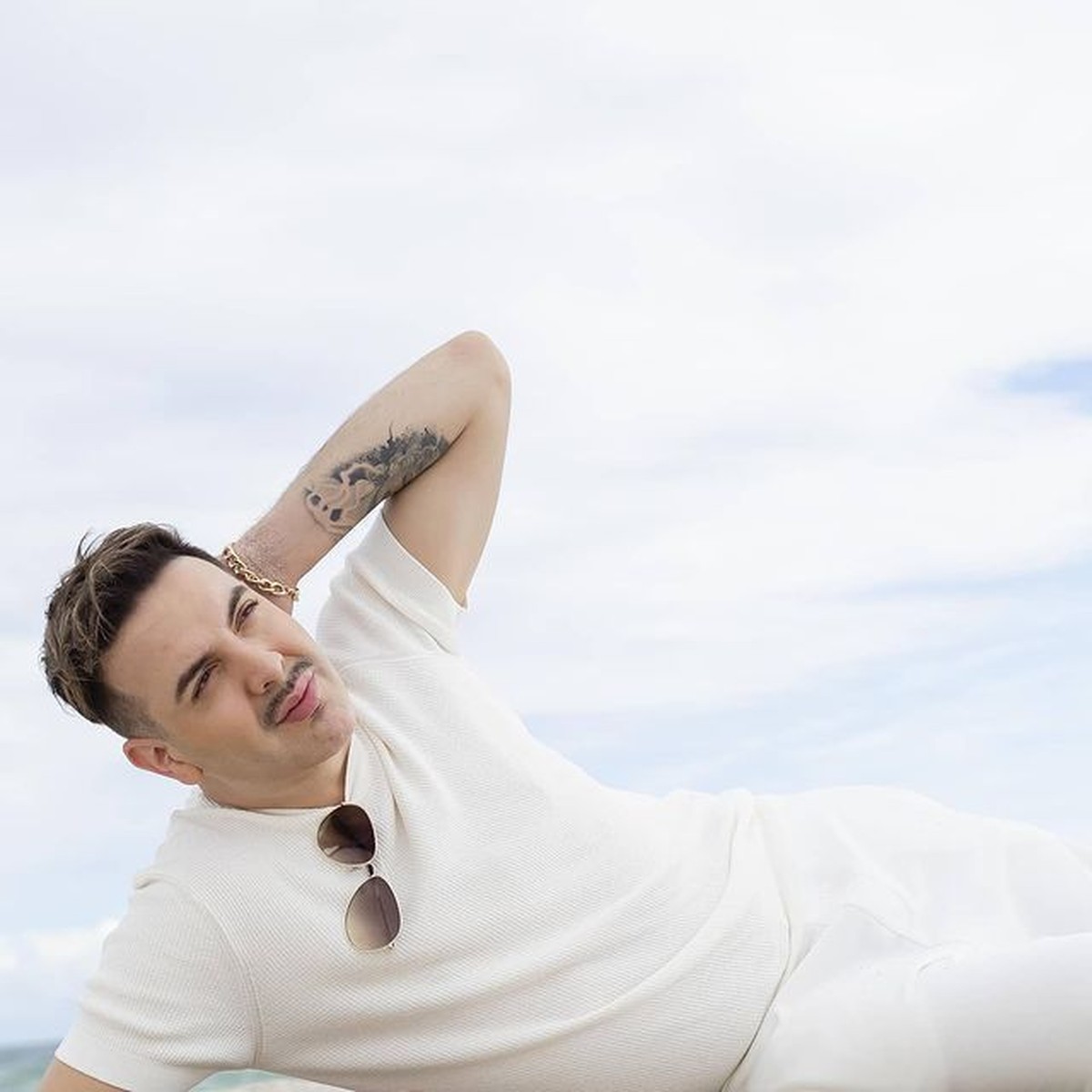 Artis Meksiko Lyn May memacari seorang berondong dan sedang hamil di umur 69 tahun&period; Yuk kita intip potret sang kekasih berondongnya&excl;