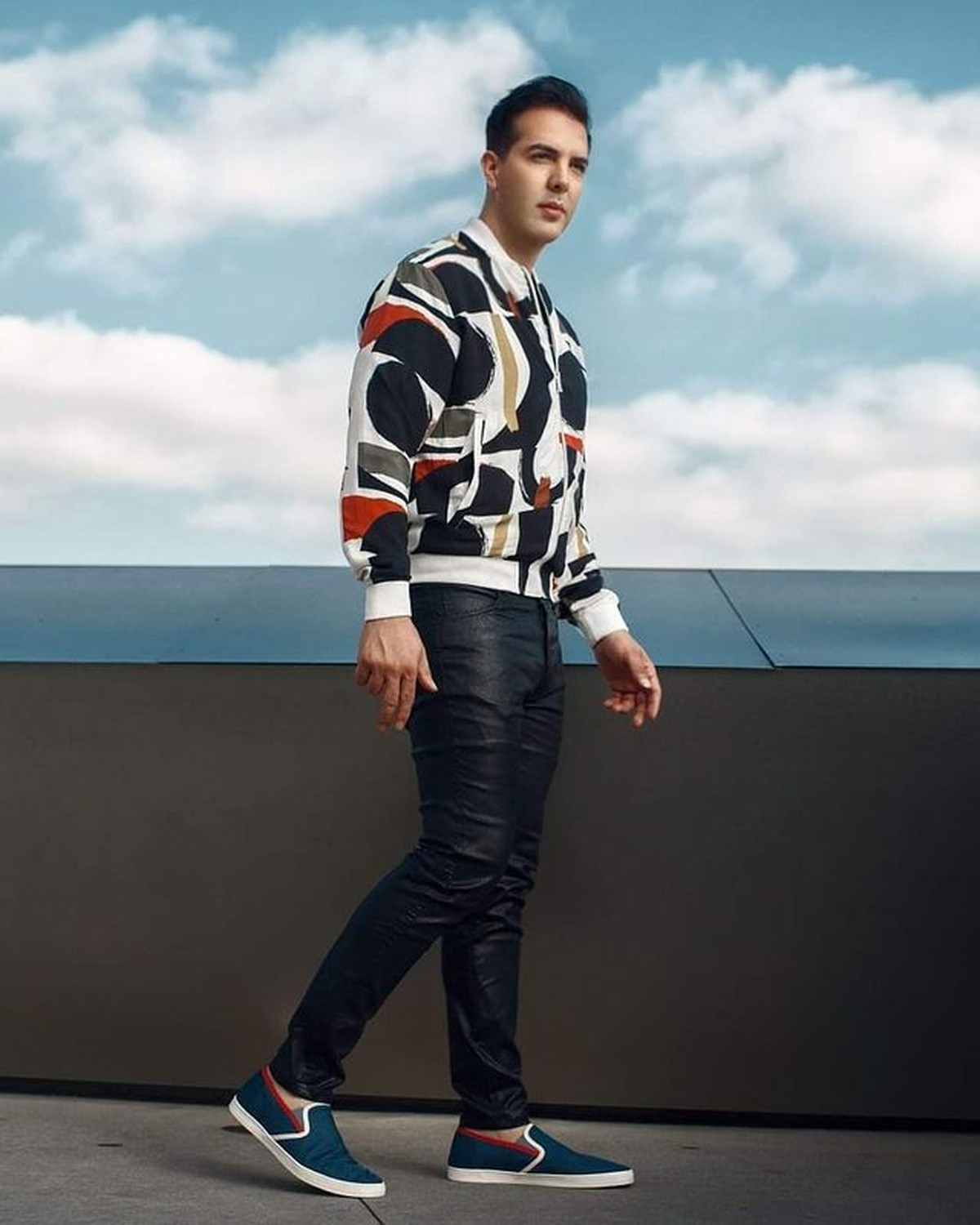 Artis Meksiko Lyn May memacari seorang berondong dan sedang hamil di umur 69 tahun&period; Yuk kita intip potret sang kekasih berondongnya&excl;