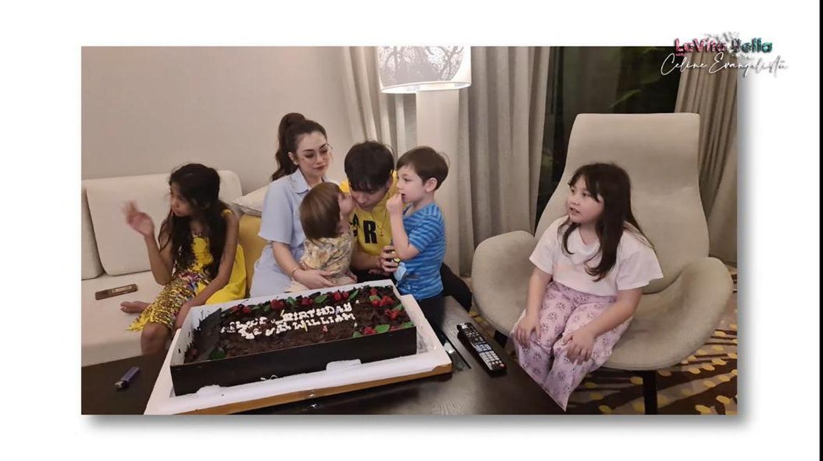 Sepulang dari rumah sakit Celine Evangelista rayakan ulang tahun Stefan William yang ke 28&period; Yuk kita intip momennya&excl;