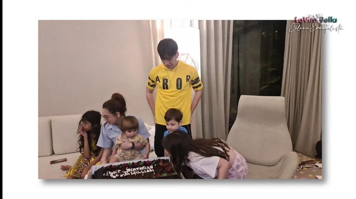 Sepulang dari rumah sakit Celine Evangelista rayakan ulang tahun Stefan William yang ke 28&period; Yuk kita intip momennya&excl;