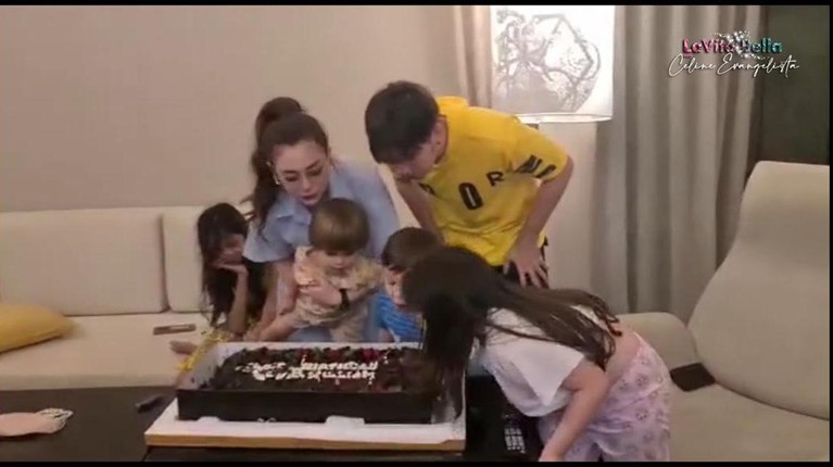 Sepulang dari rumah sakit Celine Evangelista rayakan ulang tahun Stefan William yang ke 28. Yuk kita intip momennya!
