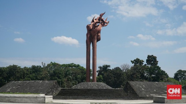 Peristiwa Bandung Lautan Api (BLA) sebagai salah satu bentuk perjuangan rakyat melawan kolonialisme terjadi pada 23 Maret 76 tahun silam