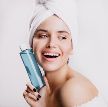 img-title Rekomendasi Essence Toner Multifungsi yang Bikin Kulit Wajah jadi Glowing