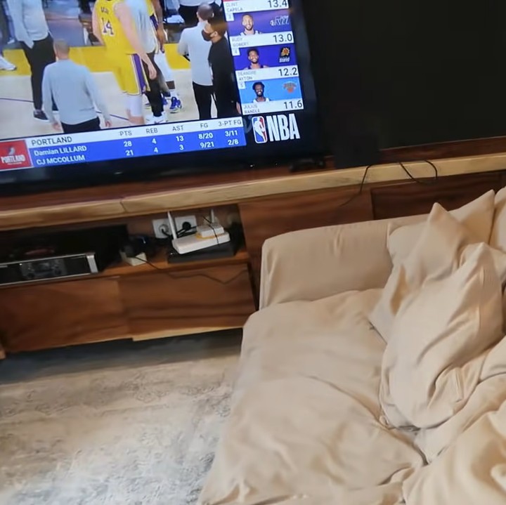 <p>Ayudia Bing Slamet dan Ditto Percussion semakin hidup bahagia setelah pindah ke Bali. Mereka menempati sebuah rumah minimalis bergaya <em>compact</em>. (Foto: YouTube Febby Rastanty)</p>
