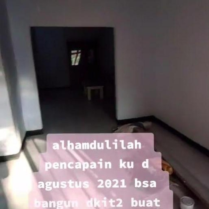 <p>Dengan nuansa rumah dan interior serba pink, Yazzir pun melakukan tur rumah singkat untuk menjawab rasa penasaran netizen. (Foto: TikTok @achmad_yazzir)</p>