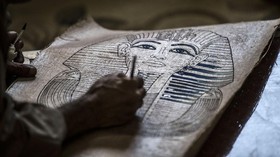 FOTO: Seni Lukis Papirus Mesir Menjaga Tradisi Tetap Hidup