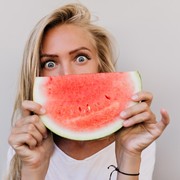 Bikin Wajah Makin Segar dan Glowing, Ini 4 Rekomendasi Skincare dengan Kandungan Semangka