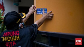 Rangkuman Covid: Stiker Vaksin hingga Biaya Tes PCR RI Mahal