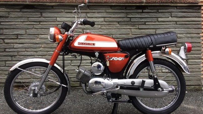 Suzuki A100 adalah motor 2-tak yang pernah jadi andalan Suzuki di Indonesia pada 1970-an.