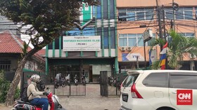 Sambil Bakar Ban di NasDem Tower, HMI Desak NasDem Pecat Ahmad Sahroni