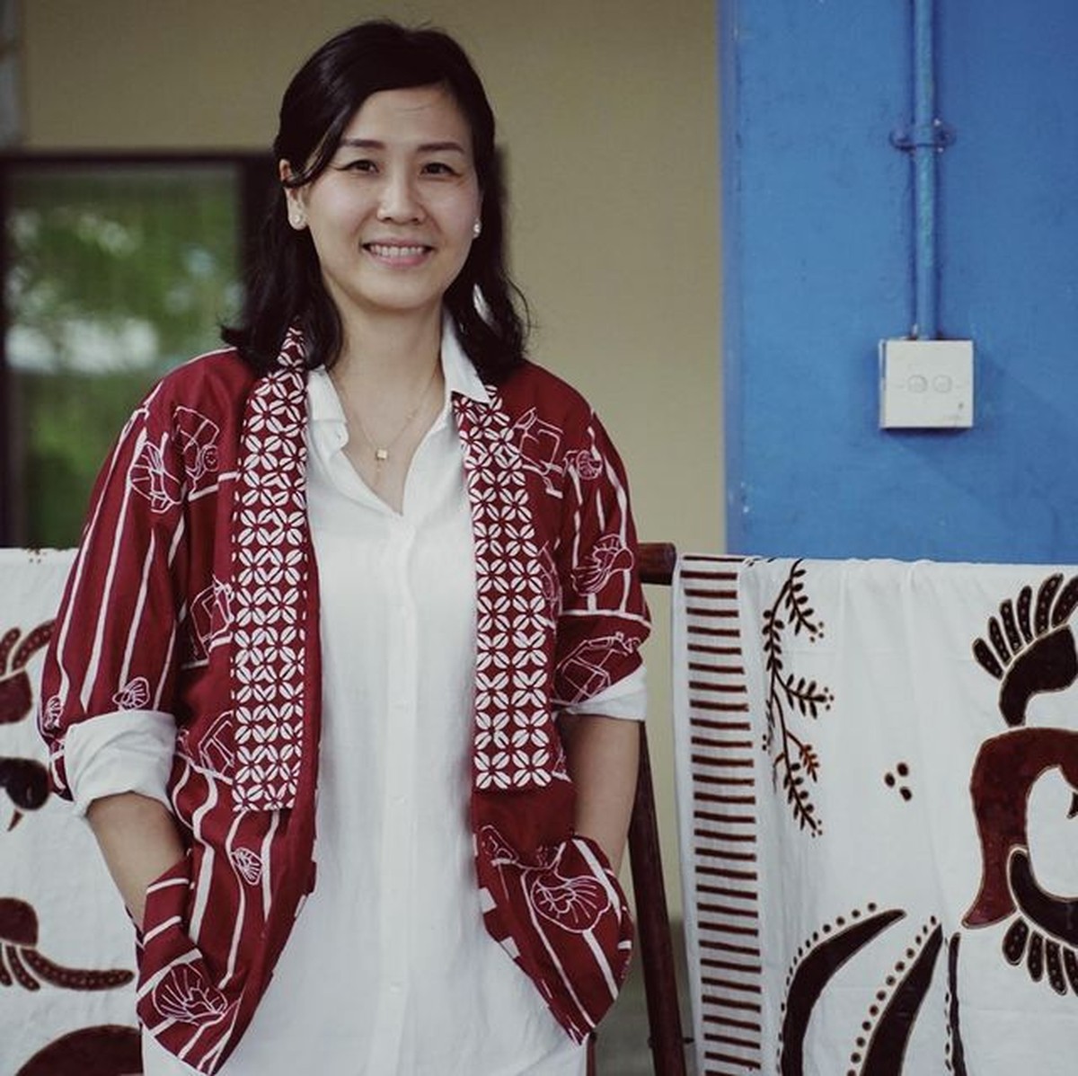 Veronica Tan terlihat tampil beda&comma; penampilannya tersebut tuai pujian dan jadi sorotan&period; Yuk kita intip&excl;