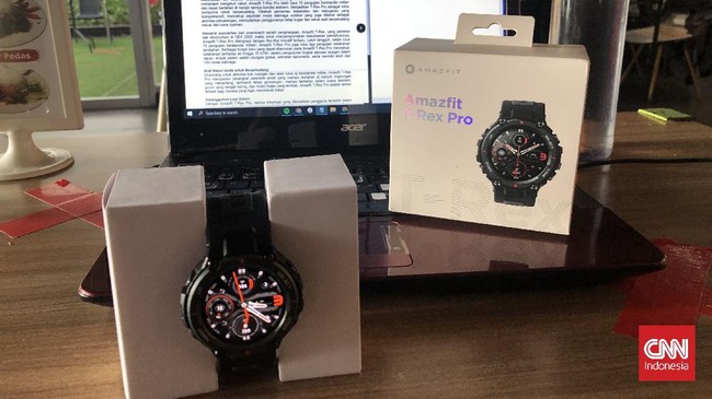 Amazfit T-Rex Pro tersedia dalam tiga warna, yakni Meteorite Black, Deesert Grey dan Steel Blue.