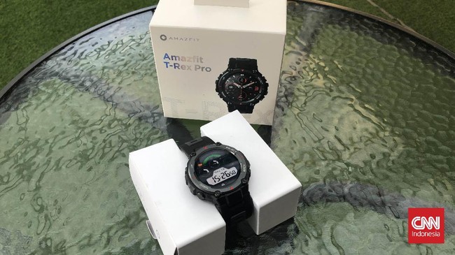 Amazfit T-Rex Pro tersedia dalam tiga warna, yakni Meteorite Black, Deesert Grey dan Steel Blue.