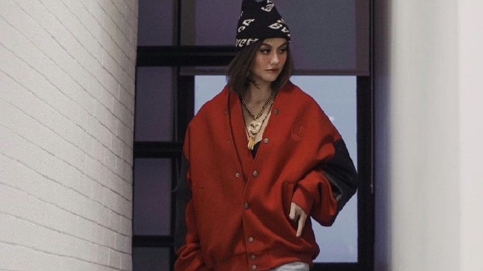 Makin Kece! Ini Trik Tampil Stylish dengan Baju Oversized ala Agnez Mo Makin Kece! Ini Trik Tampil Stylish dengan Baju Oversized ala Agnez Mo