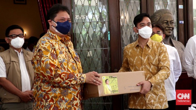 Ketum Golkar, Airlangga Hartarto, disebut tengah menunggu putusan MK soal batas usia cawapres lantaran mengincar Gibran Rakabuming sebagai kandidat Pilpres 2024