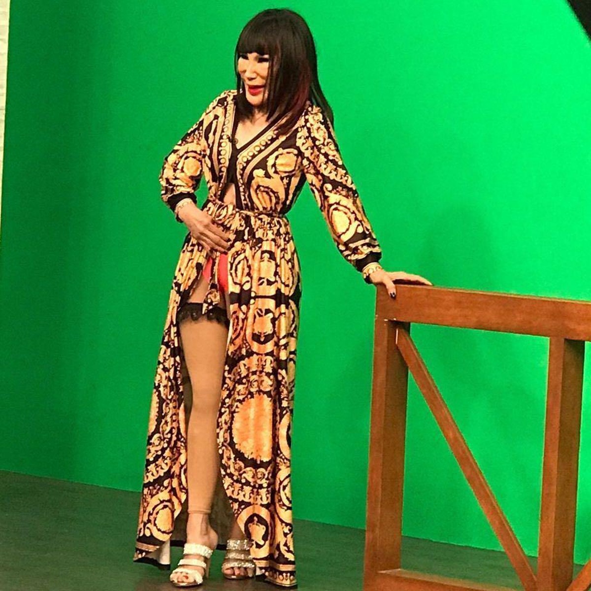 Foto Lyn May Artis Seksi Meksiko yang Hamil di Usia 69 Tahun