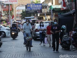 Kasus COVID-19 RI Melandai, Kapan Bisa Hidup Tanpa Masker?