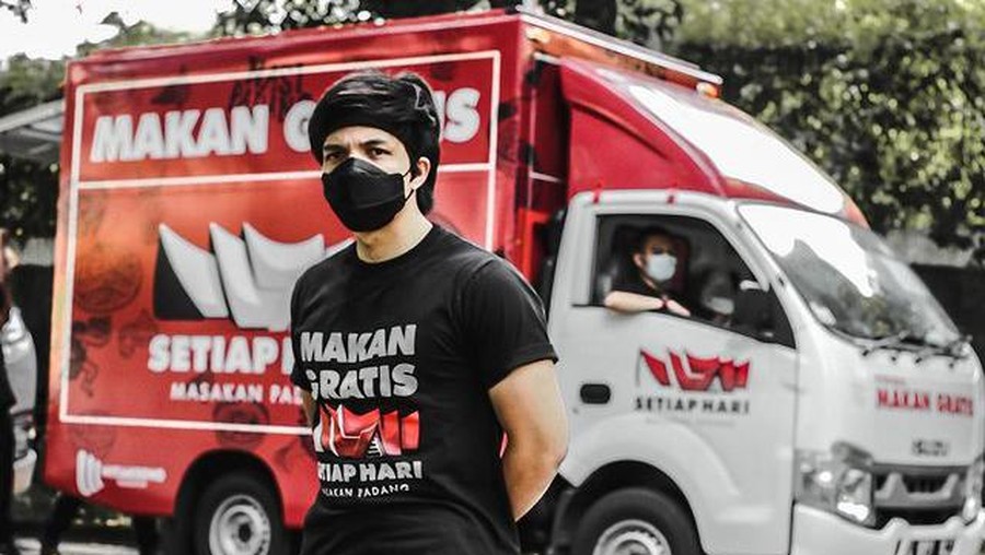 Atta Halilintar baru saja membeli truk mewah untuk bagi-bagi makanan gratis. Yuk kita intip!