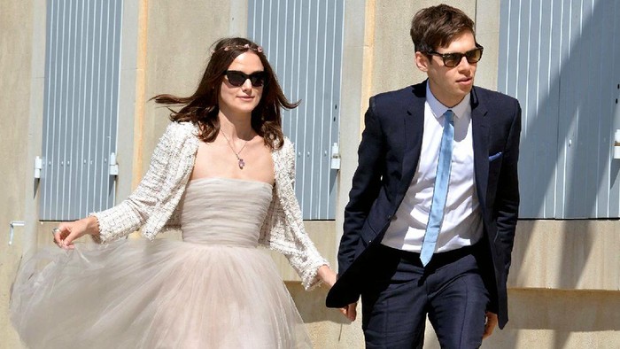 Berani Beda! 5 Selebriti Ini Tak Kenakan Gaun Pengantin Warna Putih di Hari Pernikahannya