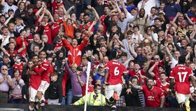 Man Utd Menang Telak, PSG Pamer Messi dan Ramos