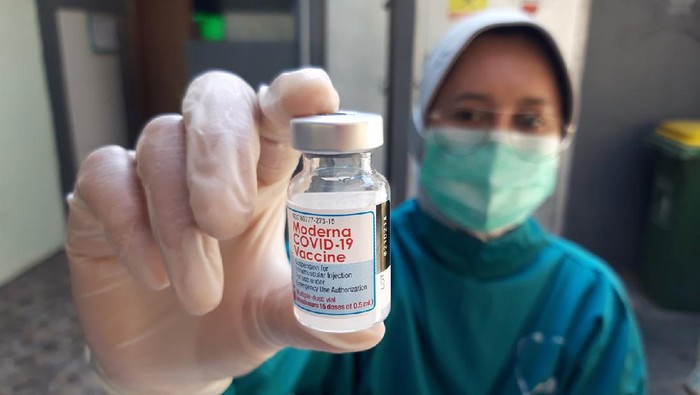 Efek Samping Vaksin Moderna Terasa Lebih Kuat? Ini Penjelasan Dokter