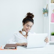 4 Masalah Kulit Ini Biasa Ditemui Selama WFH, Apa Saja dan Bagaimana Cara Mencegahnya?