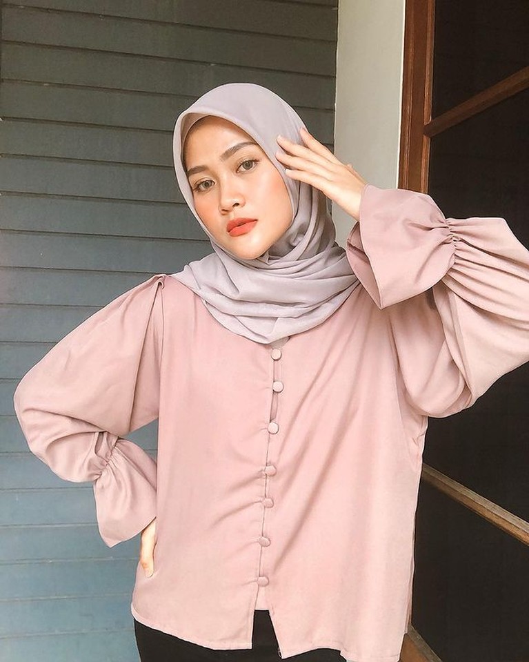Pesona Henny Rahman Mantan Istri Zikri Daulay yang Tengah Jadi Sorotan
