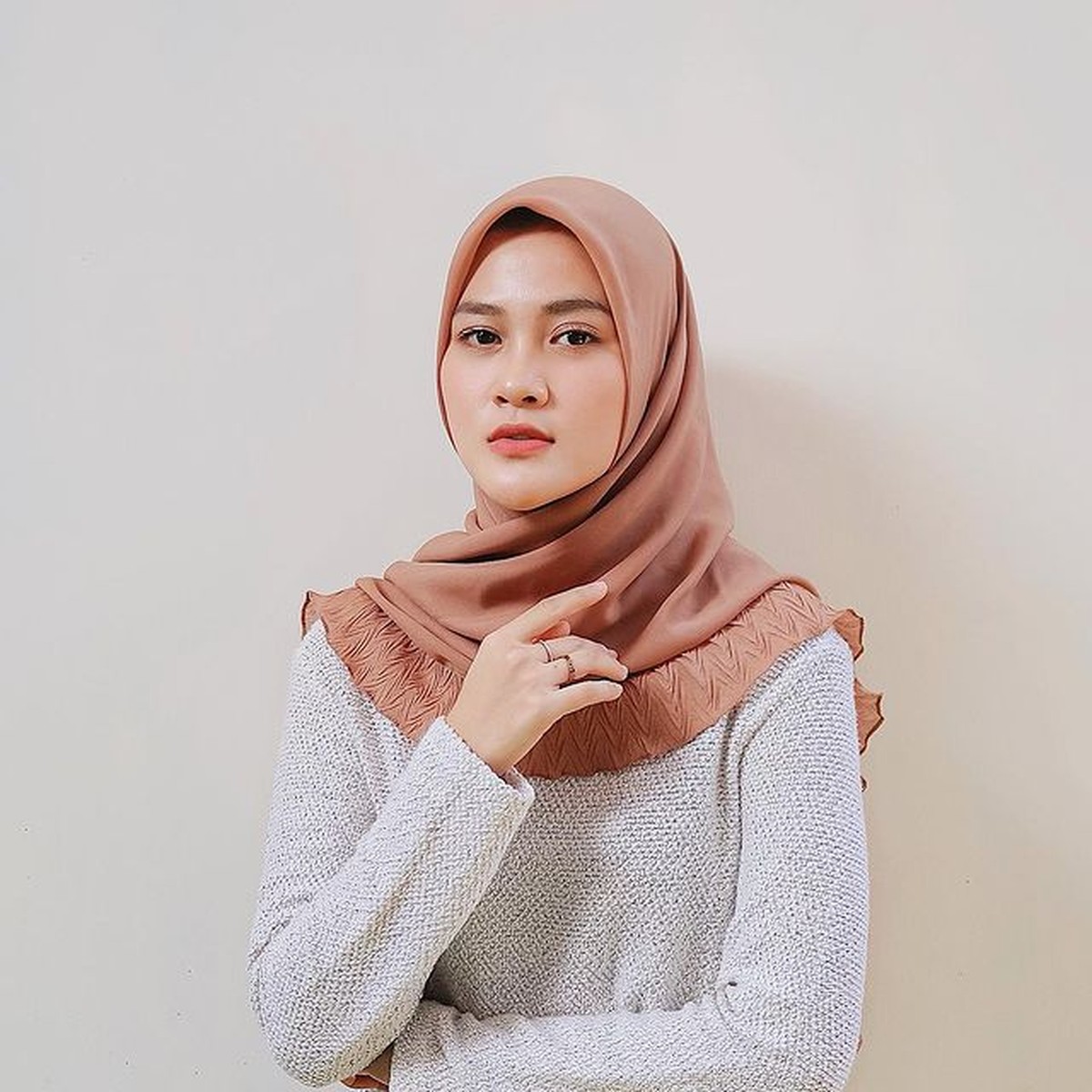 Pesona Henny Rahman Mantan Istri Zikri Daulay yang Tengah Jadi Sorotan