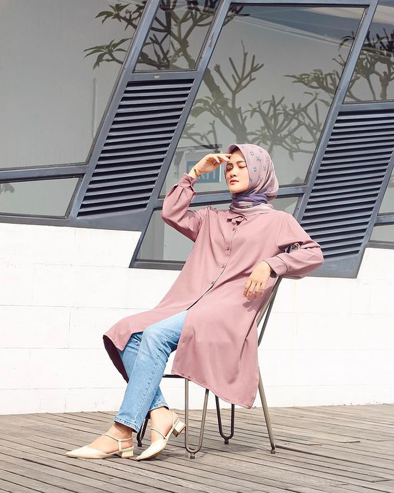 Pesona Henny Rahman Mantan Istri Zikri Daulay yang Tengah Jadi Sorotan Pesona Henny Rahman Mantan Istri Zikri Daulay yang Tengah Jadi Sorotan