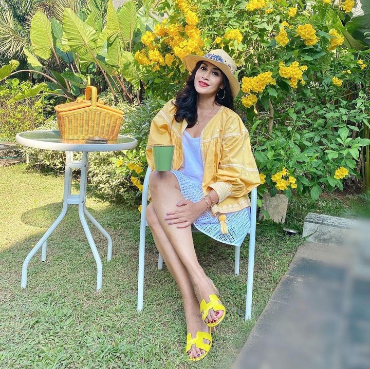 <p>Diah juga selalu memperhatikan kesejukan di sekitar rumah, Bunda. Ia pun menanamkan berbagai jenis tanaman hias agar rumah terlihat semakin menarik. (Foto: Instagram: @dps_diahpermatasari)</p>