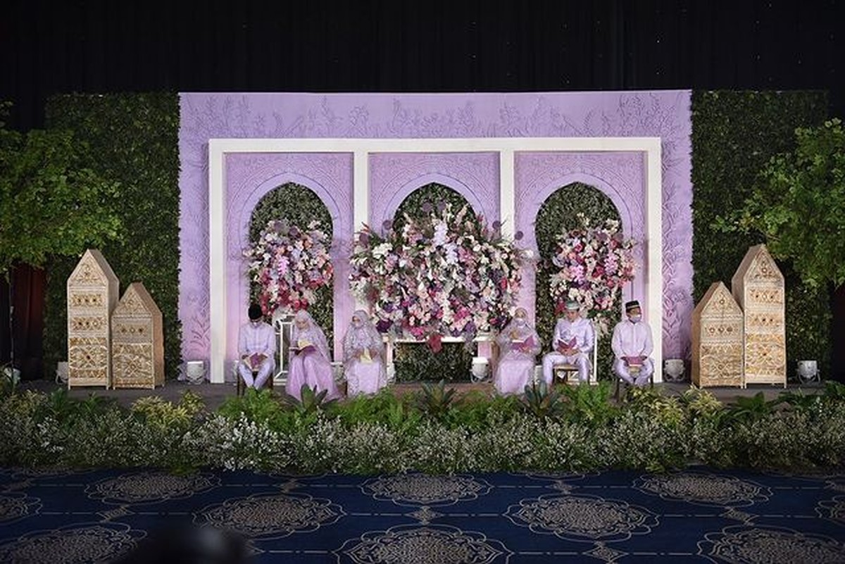 Lesti Kejora dan Rizky Billar hari ini Sabtu &lpar;14&sol;8&rpar; menggelar acara pengajian jelang pernikahan mereka&period; Yuk kita intip&excl;