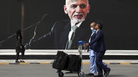 Presiden Afghanistan Ungkap Alasan Kabur di Facebook